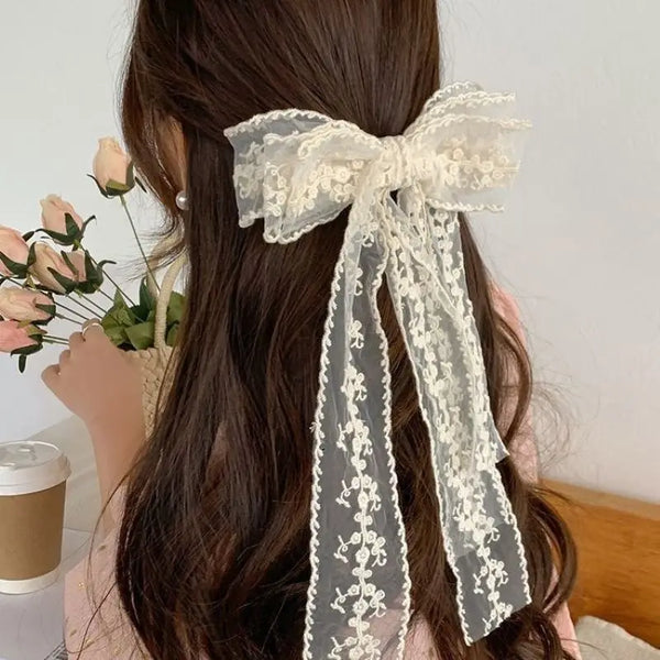 EraPosh LaceWhisper Bow Clip
